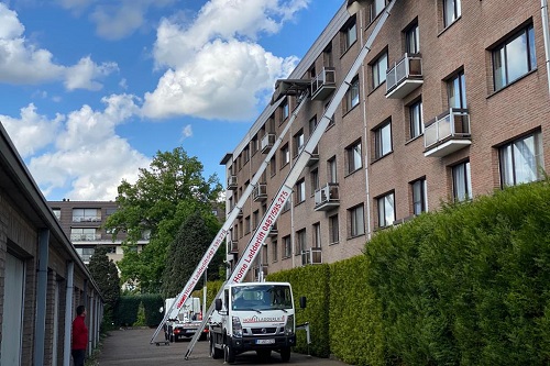 Ladderlift op bestelwagen