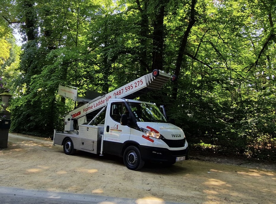 Ladderlift op bestelwagen